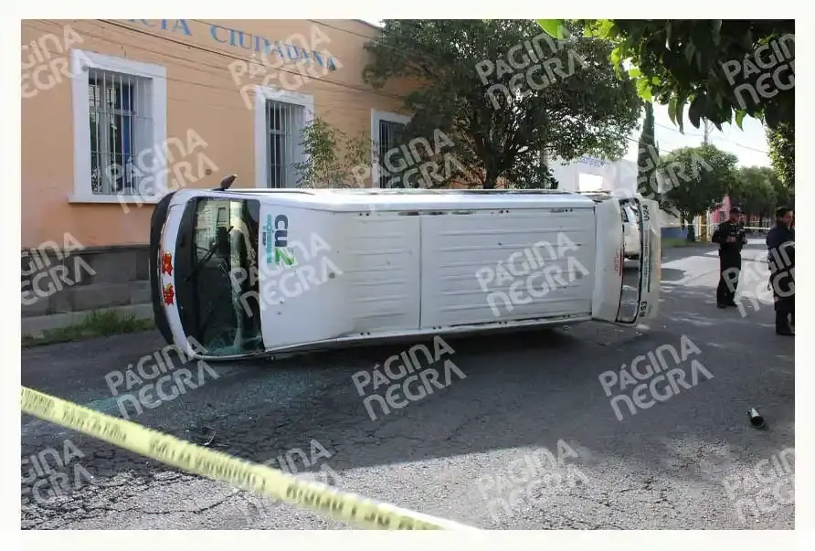 Choque entre Ruta S3 y camioneta deja cuatro lesionados en el Barrio de Santiago, Puebla