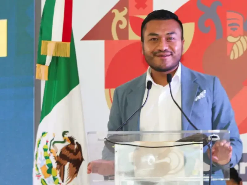 Roberto Solís denuncia que el Mercado de las Flores de Huejotzingo “opera bajo la ilegalidad”