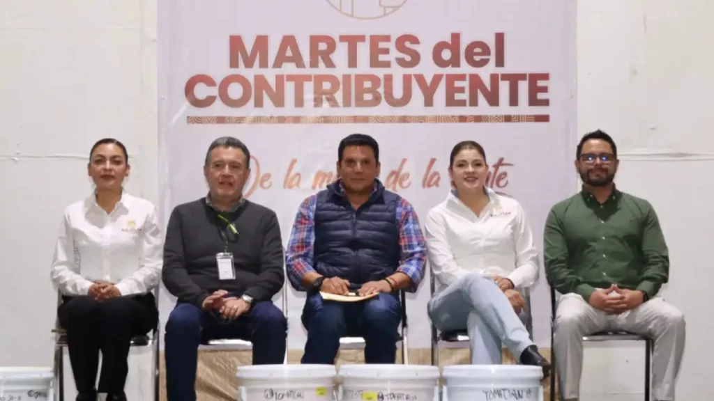 Ayuntamiento de Zacatlán entrega apoyos con recaudación de Cajas Móviles