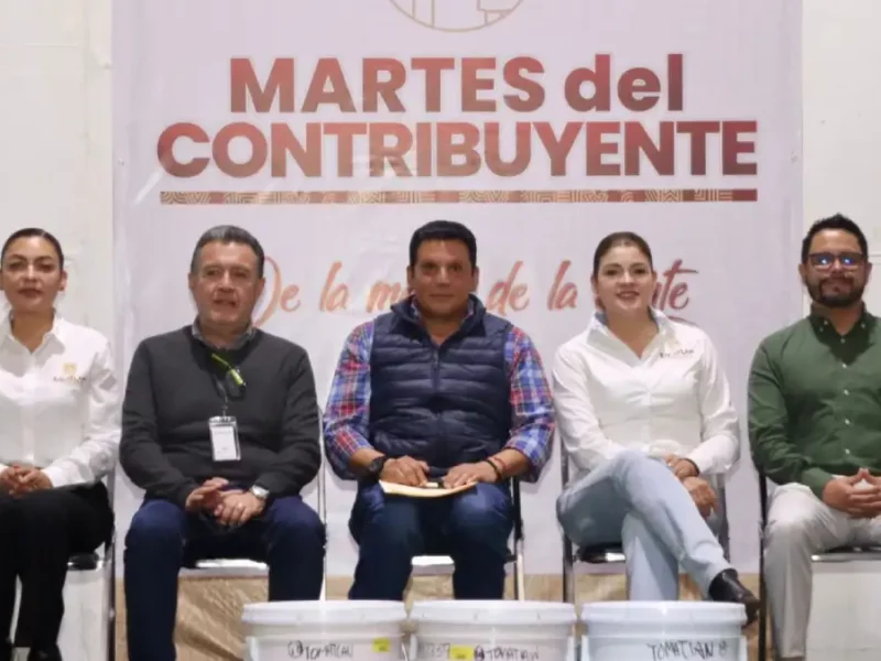 Ayuntamiento de Zacatlán entrega apoyos con recaudación de Cajas Móviles