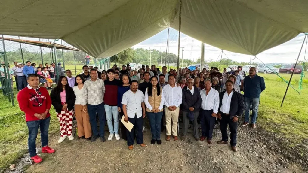 Ariadna Ayala, presidenta de Atlixco, lleva justicia social a Lomas de Ixtepec con la mayor obra de electrificación en su historia