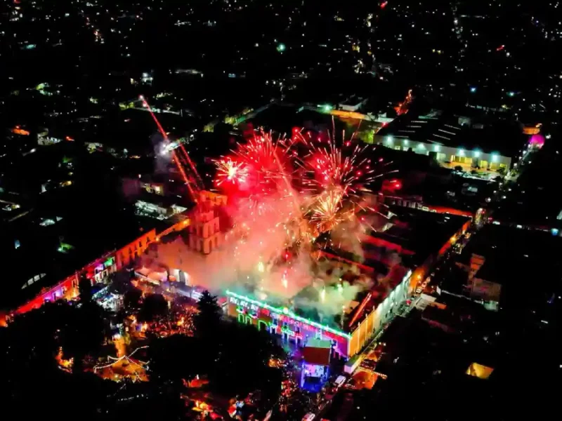 Orgullo y cultura: Ariadna Ayala encabeza el inicio de las fiestas patrias en Atlixco