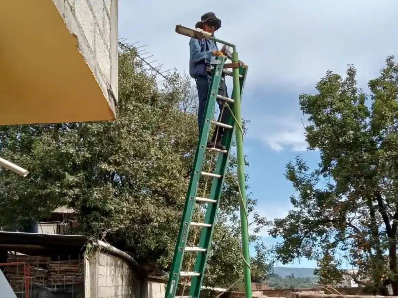 Con el programa Zacatlán Iluminado, la colonia Niños Héroes vuelve a brillar