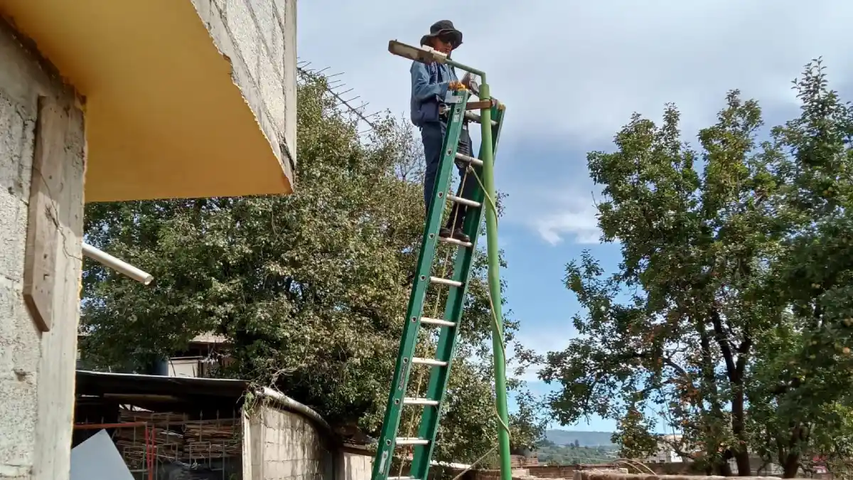 Con el programa Zacatlán Iluminado, la colonia Niños Héroes vuelve a brillar