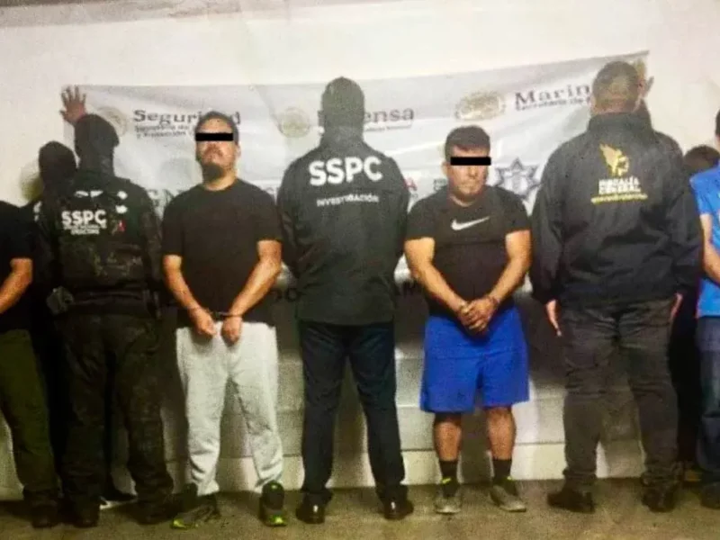 Detienen a cuatro exfuncionarios vinculados al crimen organizado en Puebla bajo el operativo “Cofradía”