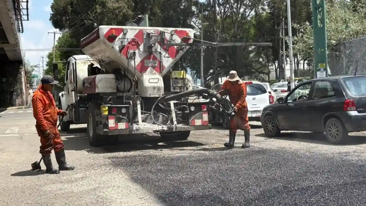 Gobierno de la Ciudad atiende baches en vialidades que conectan con planteles educativos