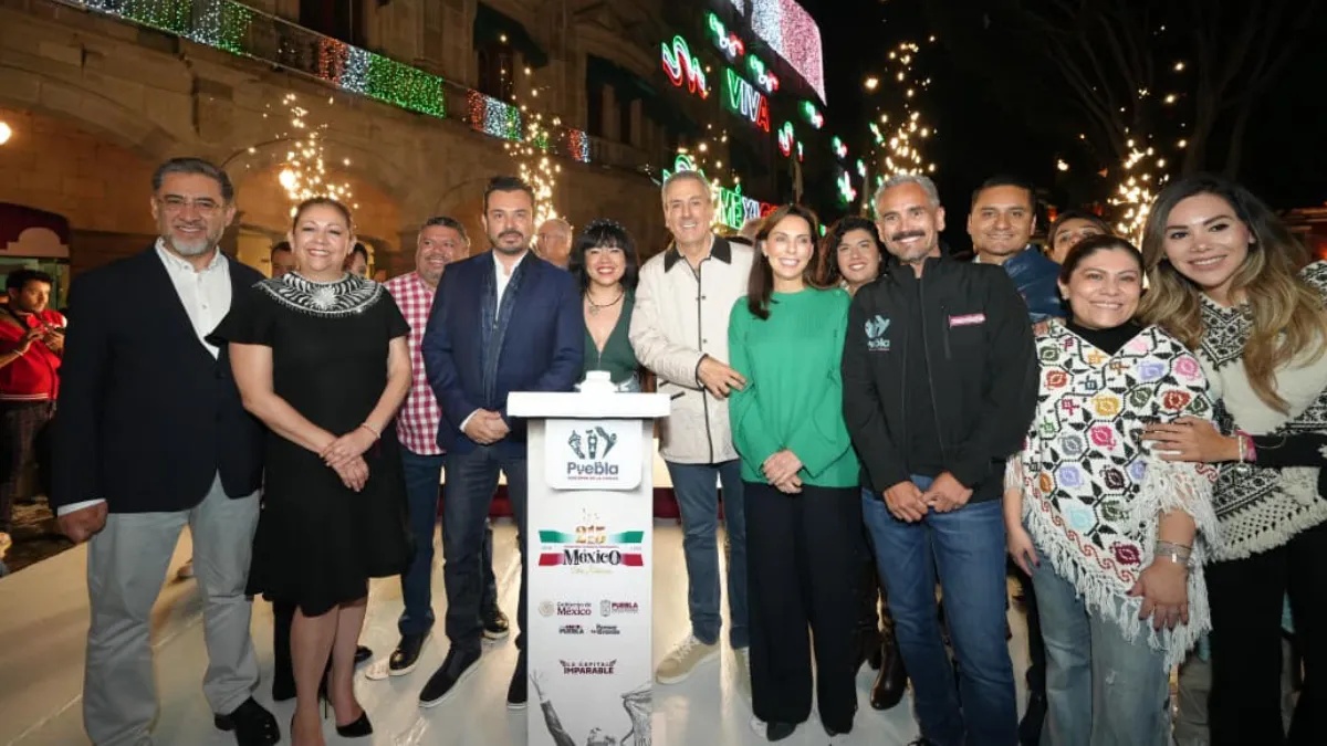 Pepe Chedraui iluminó el primer cuadro de la ciudad por las Fiestas Patrias 2025