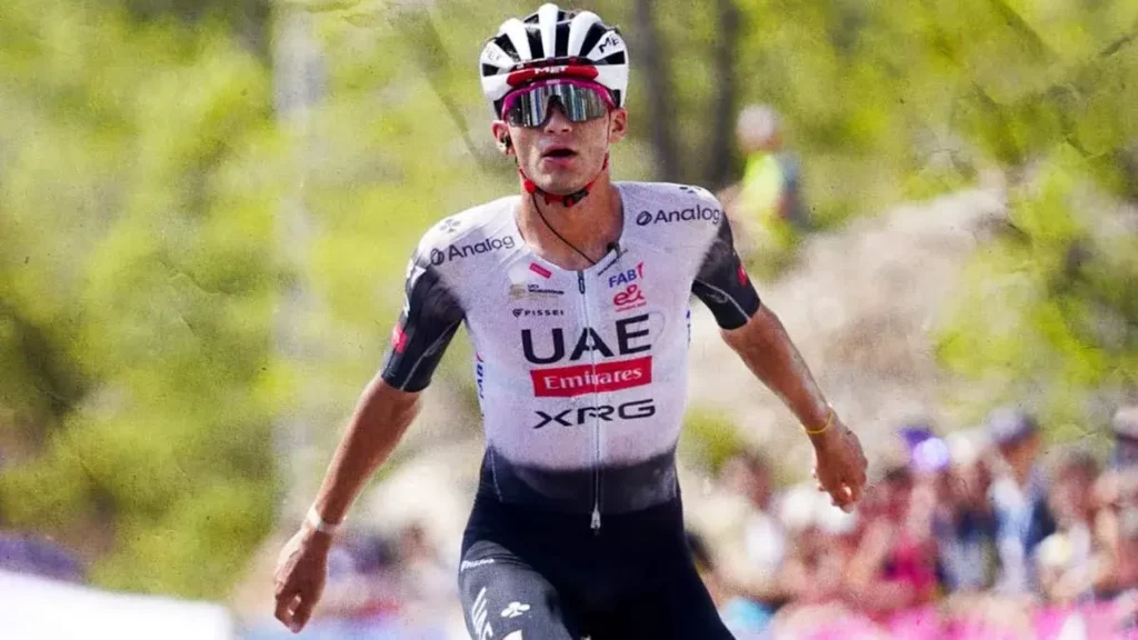 Isaac del Toro gana el circuito de Getxo 2025; suma ocho triunfos en la temporada