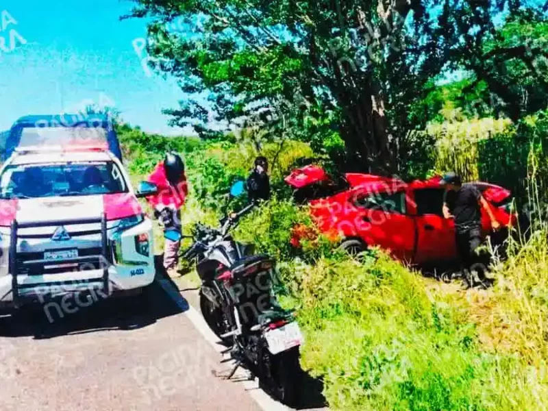 Choque de auto contra árbol dejó cuatro hombres muertos por exceso de velocidad en Chinantla, Puebla