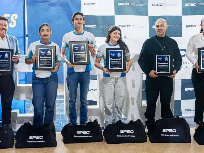 Club Alpha entrega reconocimientos a medallistas de la Olimpiada Nacional 2025
