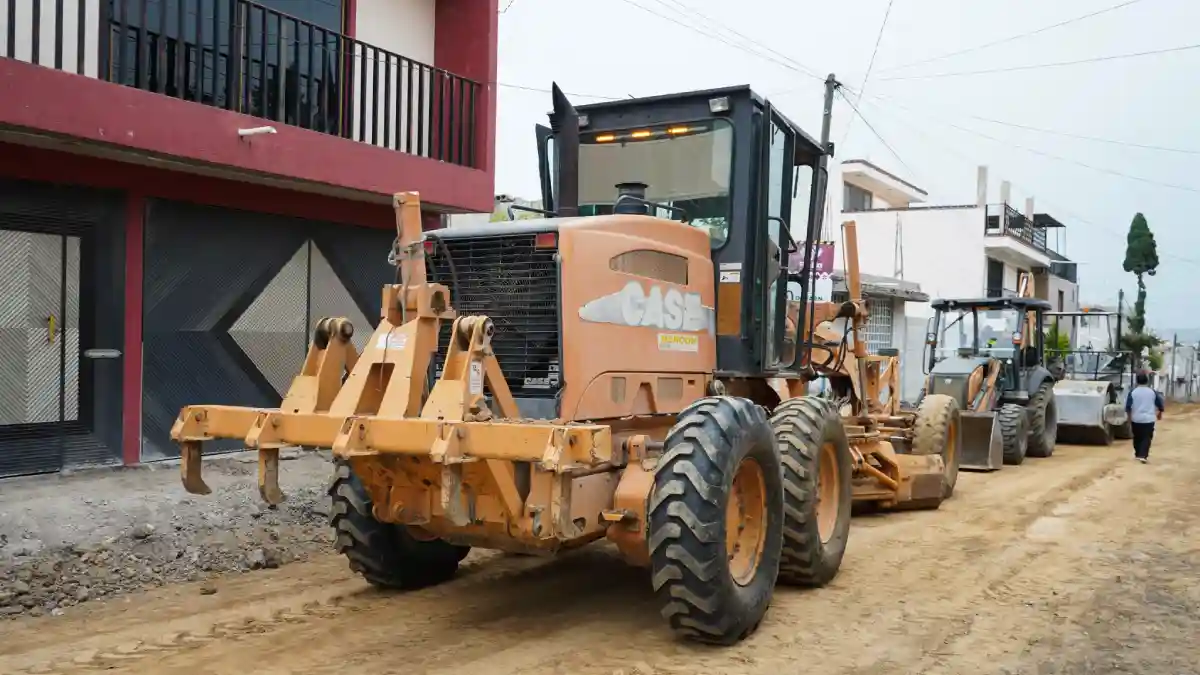 Supervisa Pepe Chedraui obras de pavimentación en la Junta Auxiliar de San Francisco Totimehuacan