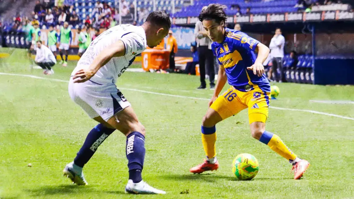 Club Puebla visita a Tigres UANL en la reanudación del Apertura 2025 de la Liga MX