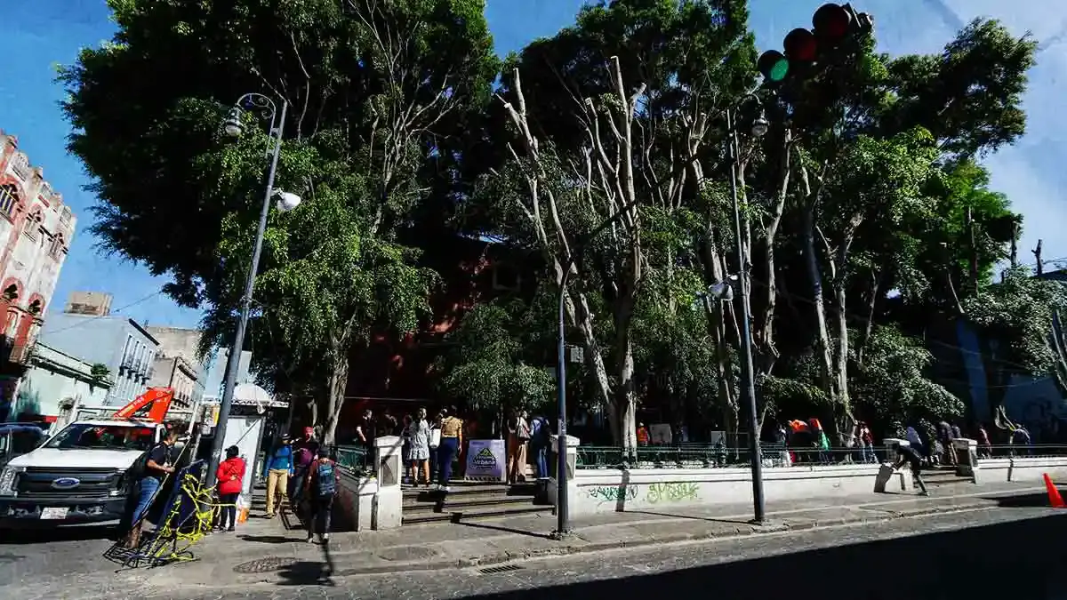 Poblanos denuncian calles con baches y parques públicos inseguros en la actualización del Plan Municipal de Desarrollo