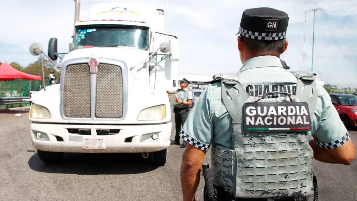 Detienen agente de la Guardia Nacional por robo de hidrocarburo en Xicotepec de Juárez