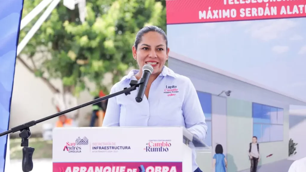 Con nueva biblioteca en San Rafael Comac Lupita Cuautle impulsa la educación