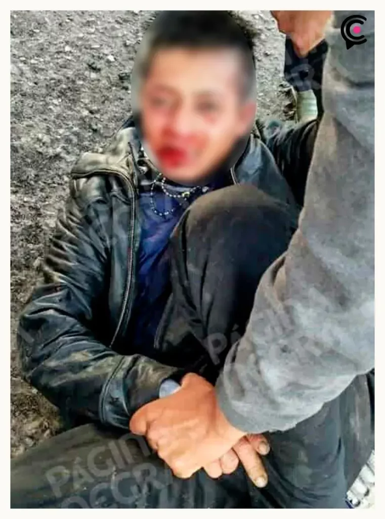 Vecinos de Amozoc detienen y amarran a dos ladrones; policías frustran linchamiento