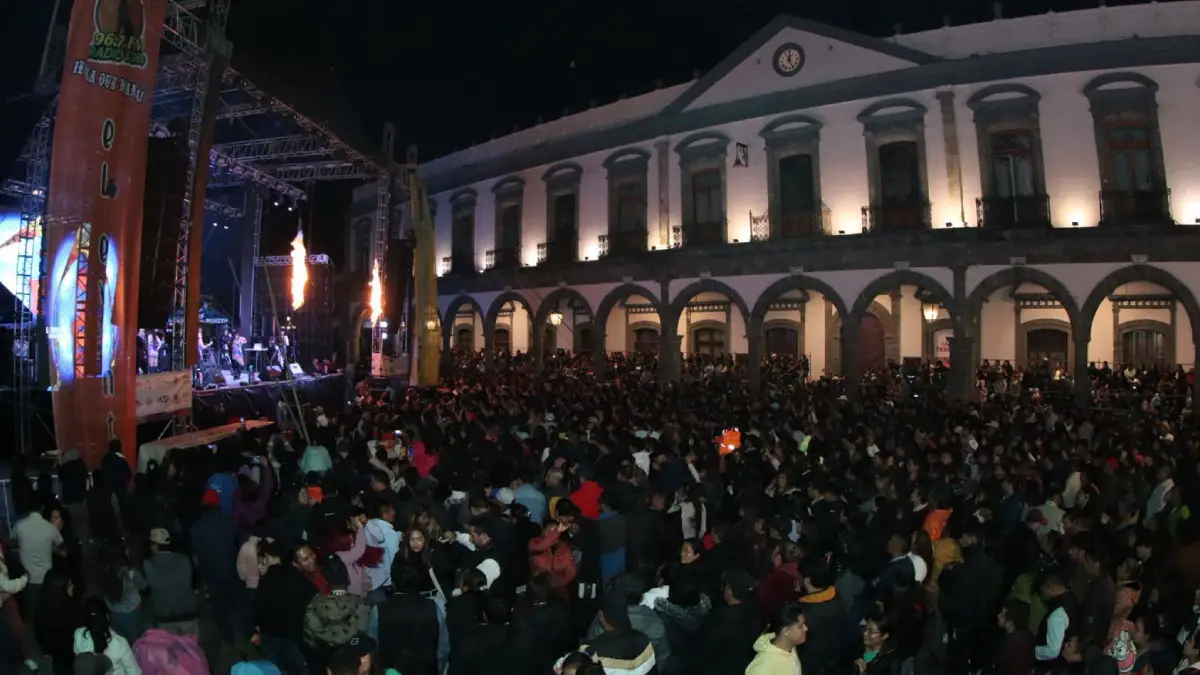“El evento salvaje”: familias de Zacatlán bailaron por más de 6 horas en el zócalo