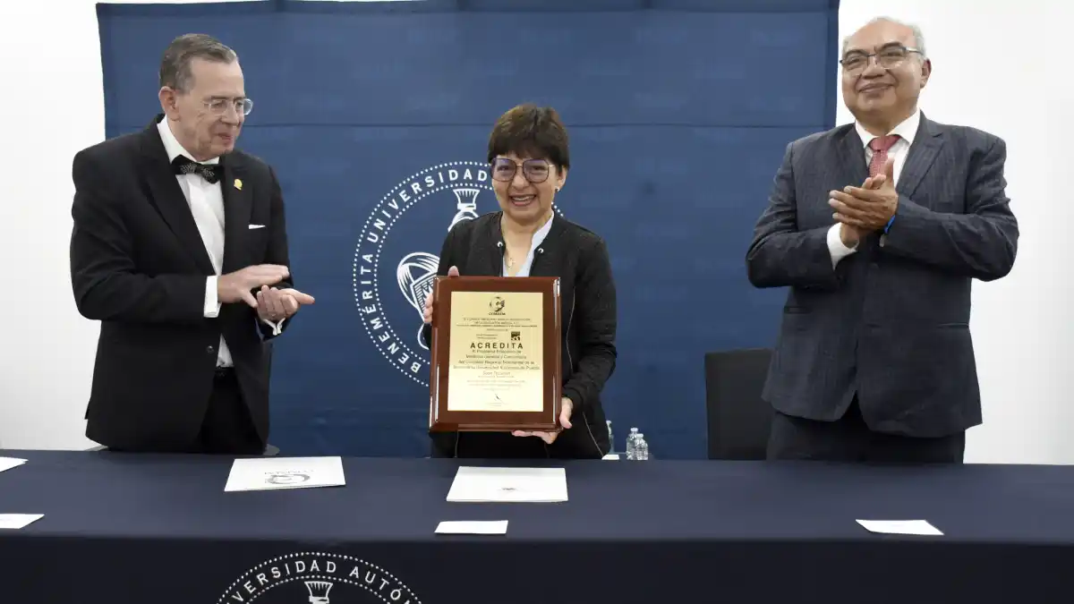 Licenciatura en Medicina General y Comunitaria de la BUAP recibe acreditación internacional de Comaem