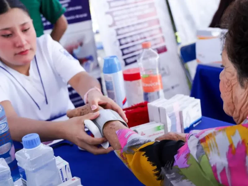 Prioriza Lupita Cuautle el bienestar de personas adultas mayores con Jornadas de Salud