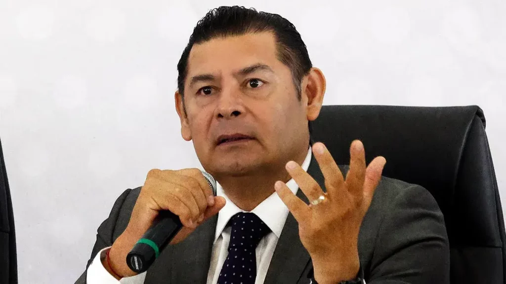 Alejandro Armenta descarta participación de su familia en procesos electorales para evitar nepotismo en Puebla