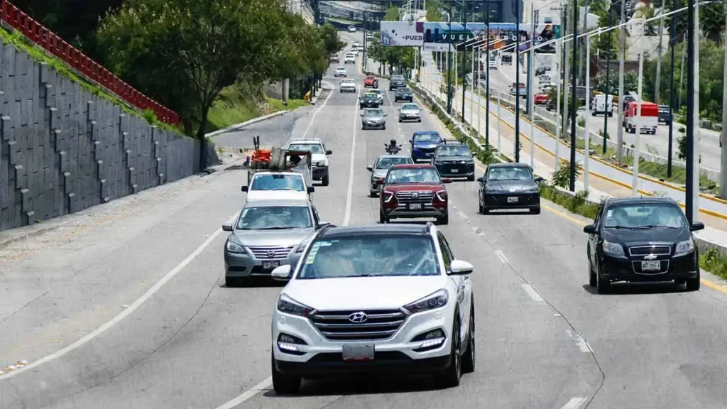 Escasa señalética vial en Periférico Ecológico de Puebla provoca accidentes: SSP