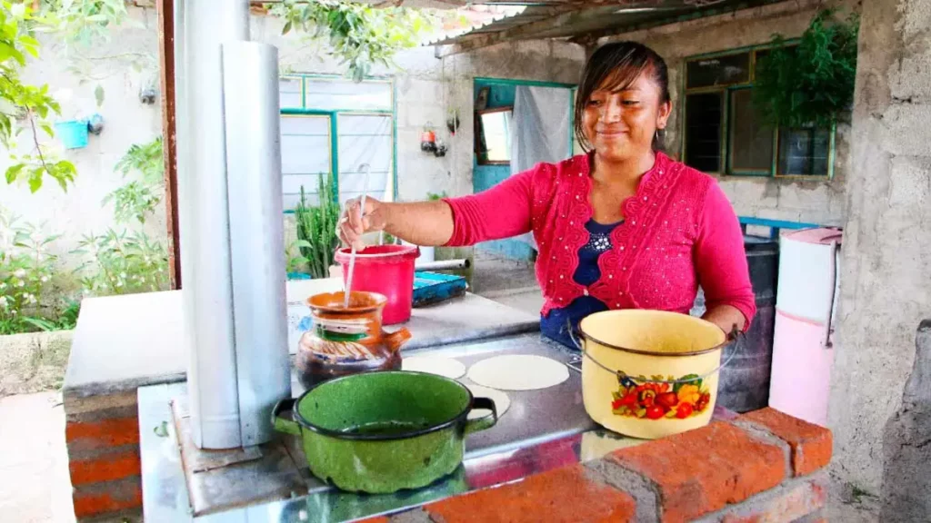 Anuncian entrega de techos y estufas ecológicas en estos municipios de Puebla