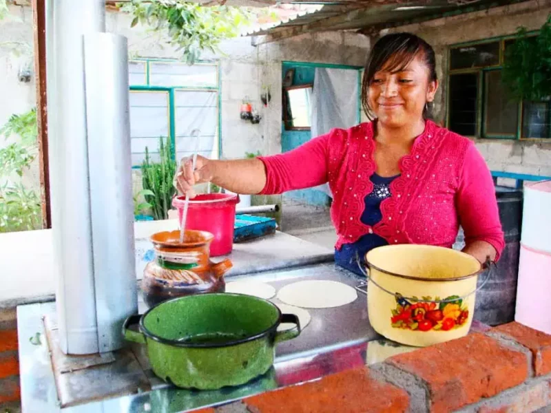 Anuncian entrega de techos y estufas ecológicas en estos municipios de Puebla