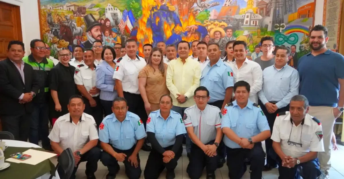 Entrega gobierno de Texmelucan incentivos económicos a bomberos