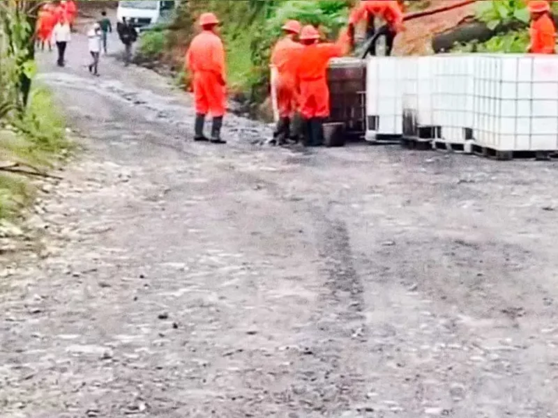 Pemex alerta derrame de crudo en Huauchinango, Puebla; lluvias complican controlar la emergencia