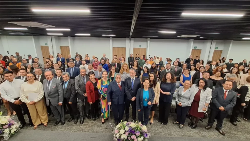 Reconoce Laura Artemisa profesionalización en el IAP