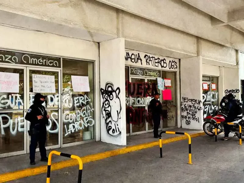 Unión de Pueblos de Cholula vandaliza instalaciones de Conagua; exigen terminar extracción de agua para Puebla