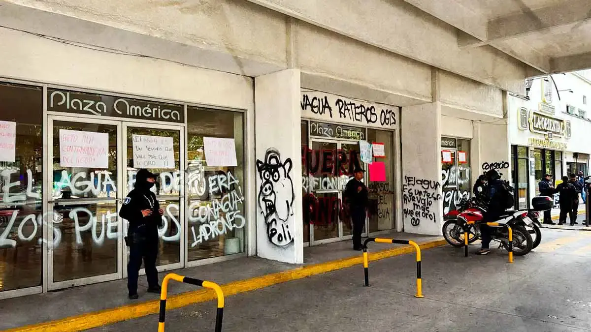 Unión de Pueblos de Cholula vandaliza instalaciones de Conagua; exigen terminar extracción de agua para Puebla