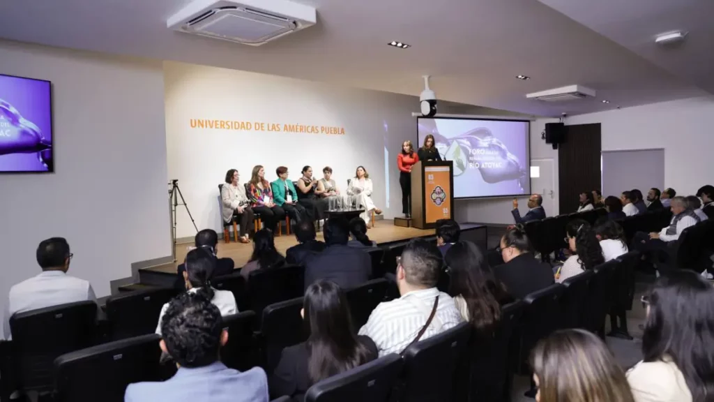 La presidenta municipal Lupita Cuautle Torres participó en el Foro para la Rehabilitación del Río Atoyac