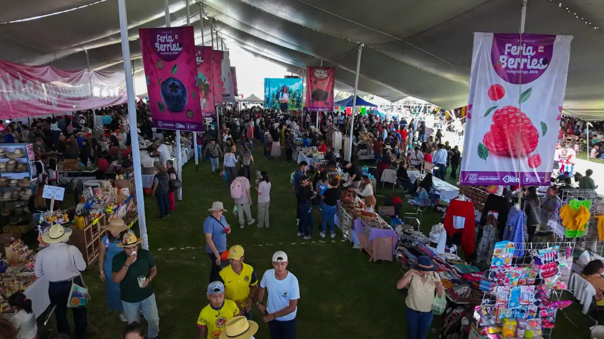 Suman 13 mil visitantes al cierre del tercer día de la Feria de las Berries en Huejotzingo