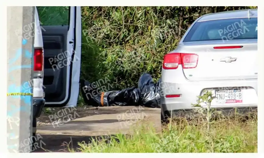Abandonan cuerpo embolsado en la colonia Santa Lucía, Puebla