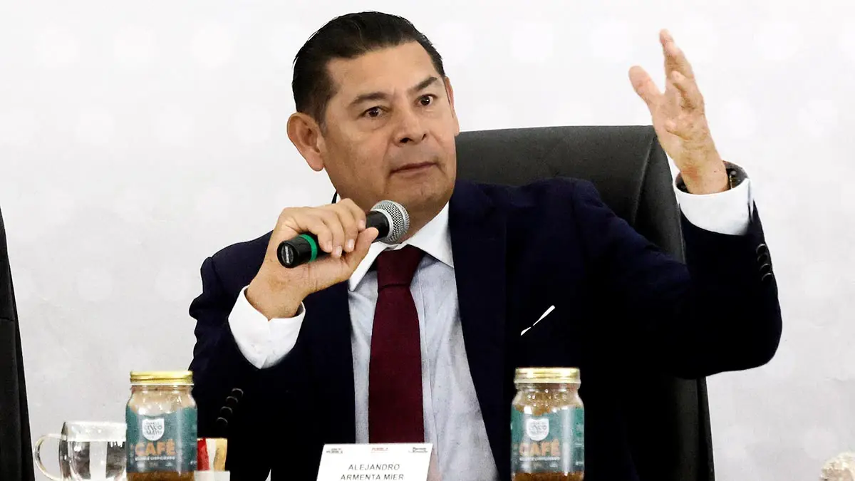 Alejandro Armenta pide actuar contra responsables de chips en piezas de museos de Puebla
