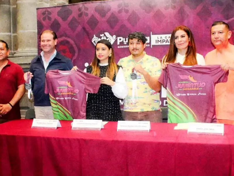 Presentan medalla y playera de la Carrera de la Juventud Imparable 2025