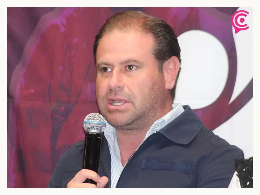 Presentan medalla y playera de la Carrera de la Juventud Imparable 2025