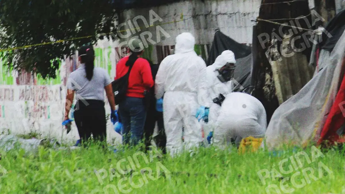 Encuentran cuerpo en descomposición, maniatado y embolsado en Cleotilde Torres, Puebla; se desconoce a la víctima