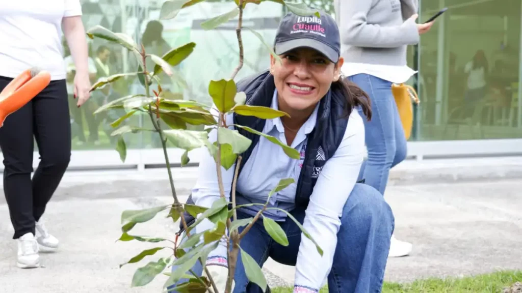 La presidenta municipal Lupita Cuautle encabezó la jornada de reforestación “Semillas del Futuro 2025” en la Universidad UNILOMAS