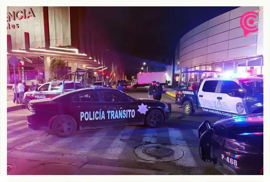 Autoridades frenan arrancones en Vía Atlixcáyotl; 16 vehículos asegurados