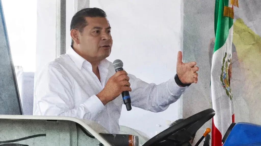 Alejandro Armenta anuncia rehabilitación a más carreteras de Puebla; aquí la lista