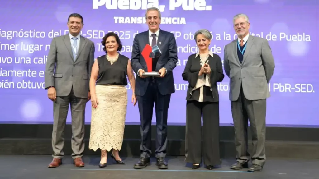 Recibe Pepe Chedraui reconocimiento por calificación perfecta e histórica en transparencia y rendición de cuentas