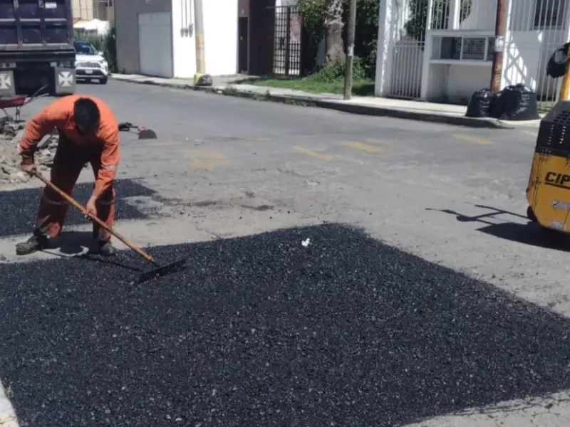 Mejor infraestructura vial fortalece al comercio local: avanza Campaña Capitalina Bacheando Puebla