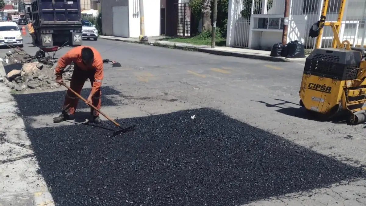 Mejor infraestructura vial fortalece al comercio local: avanza Campaña Capitalina Bacheando Puebla