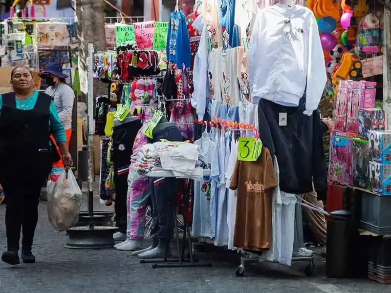 Más de cuatro organizaciones ambulantes se disputan el control del Centro Histórico de Puebla: SSP