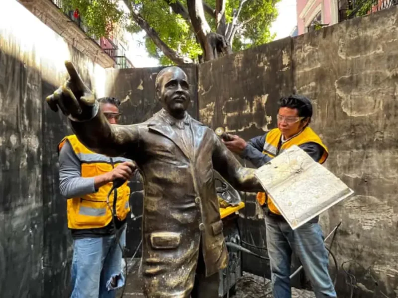 Restaura Gobierno de la Ciudad esculturas en el andador 5 de Mayo