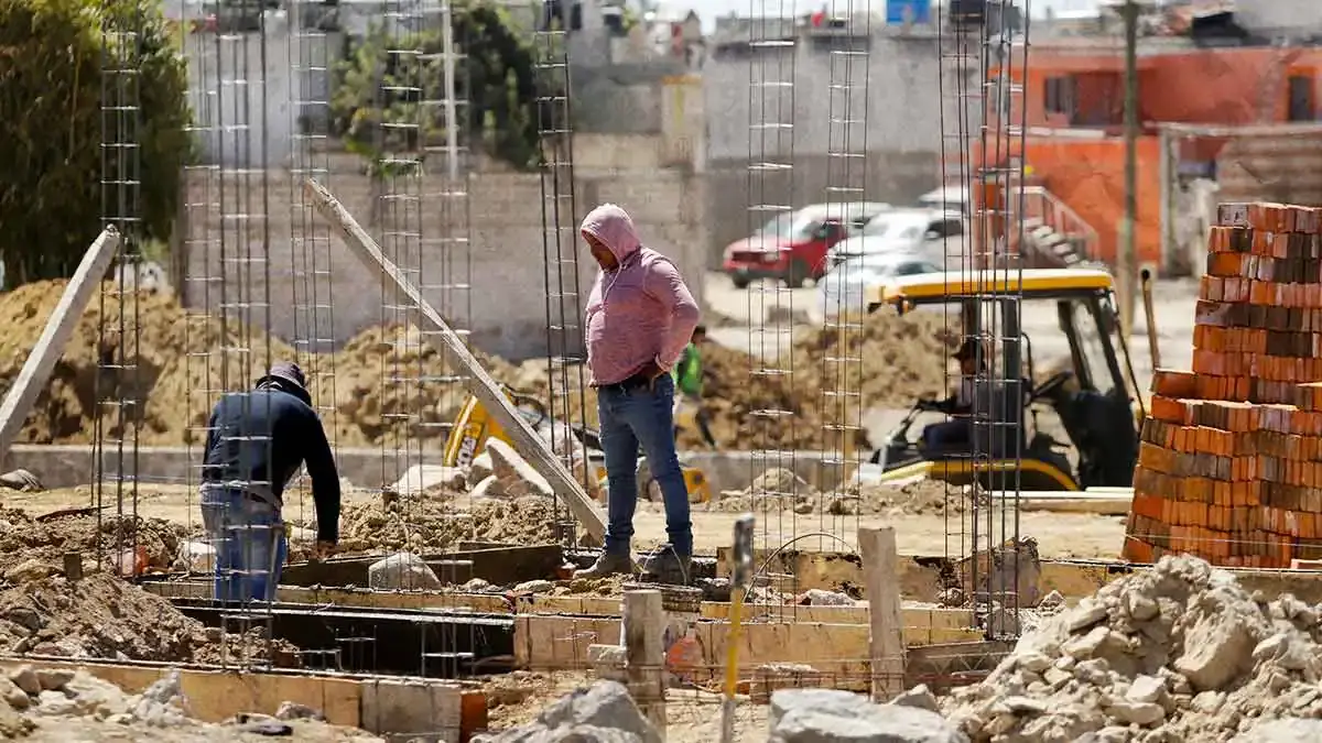 Ayuntamiento de Puebla espera licitación para construir casas de afectados por explosión en Xochimehuacán