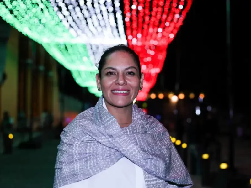 San Andrés Cholula se ilumina con espíritu patrio