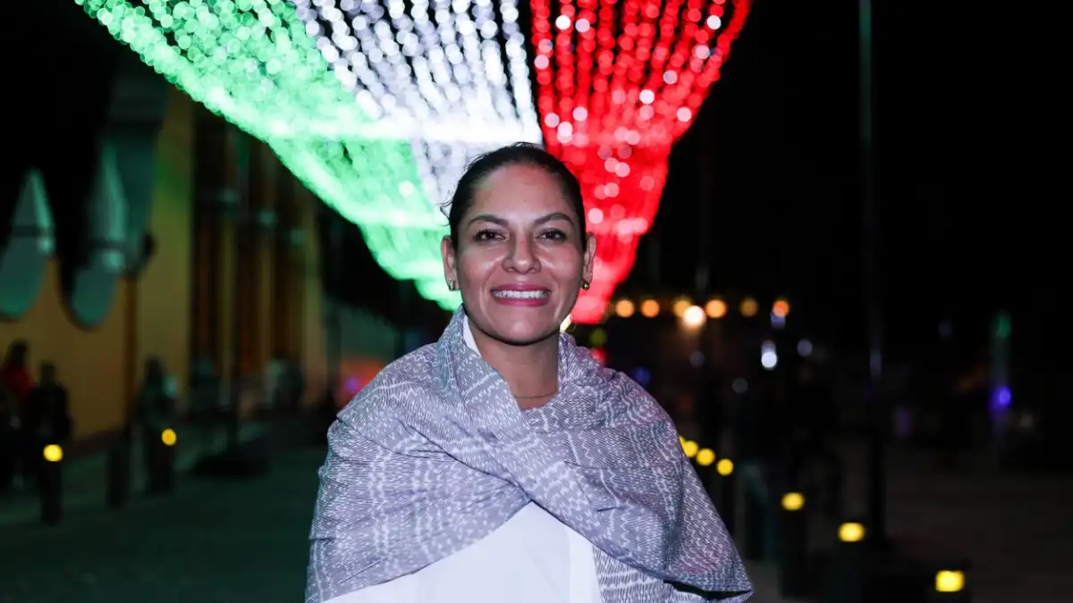 San Andrés Cholula se ilumina con espíritu patrio